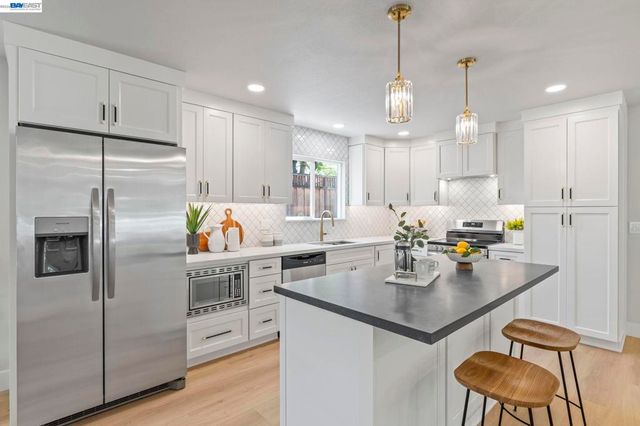 481 Swallow Ct, Livermore, CA 94551