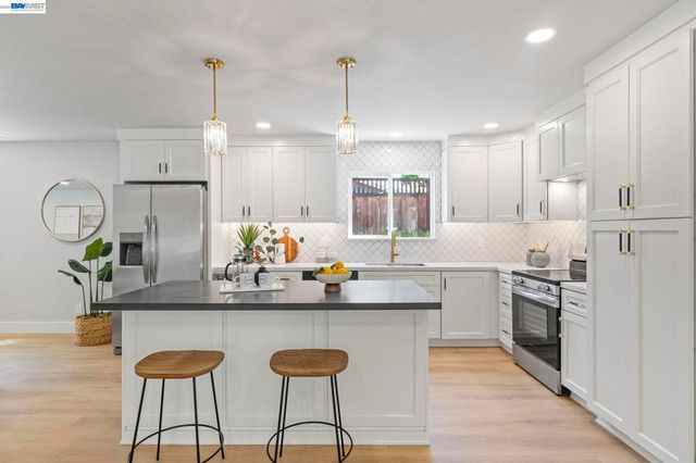 481 Swallow Ct, Livermore, CA 94551