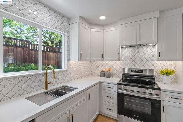 481 Swallow Ct, Livermore, CA 94551