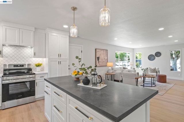 481 Swallow Ct, Livermore, CA 94551