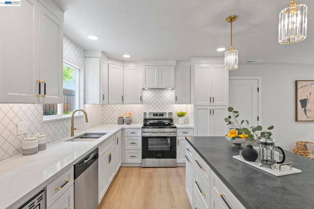 481 Swallow Ct, Livermore, CA 94551