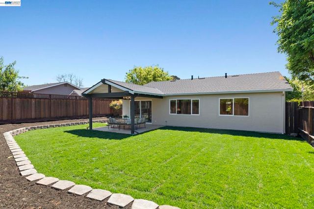 481 Swallow Ct, Livermore, CA 94551