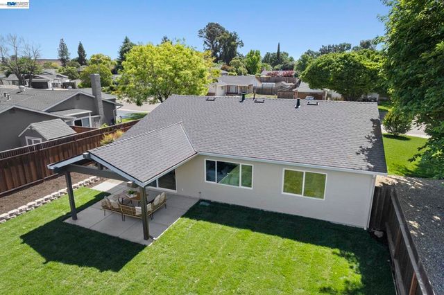 481 Swallow Ct, Livermore, CA 94551