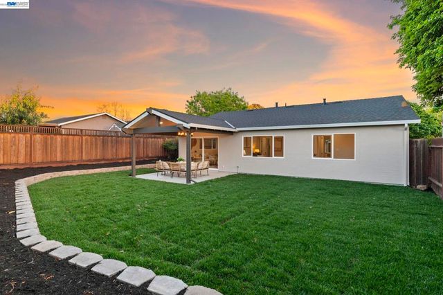 481 Swallow Ct, Livermore, CA 94551