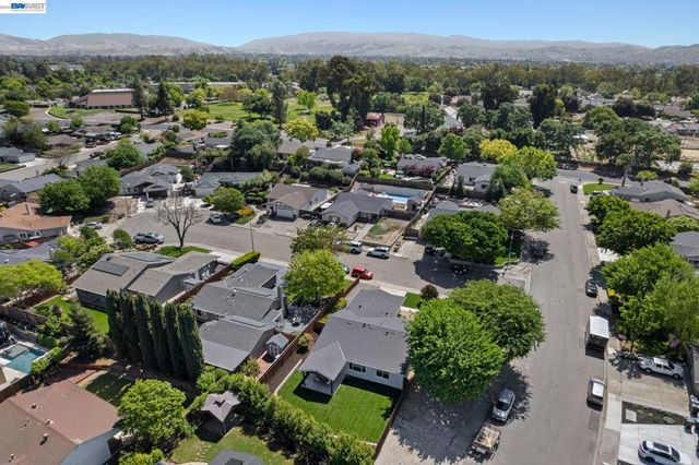 481 Swallow Ct, Livermore, CA 94551