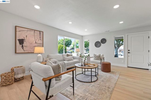 481 Swallow Ct, Livermore, CA 94551