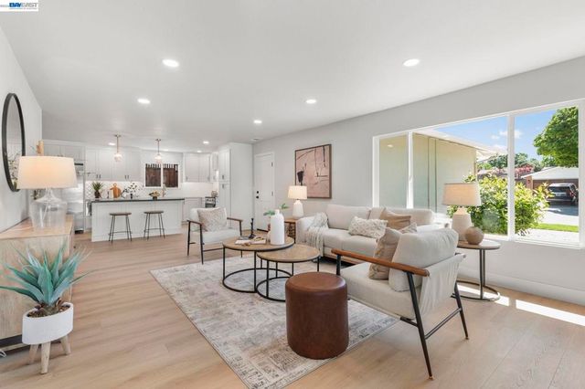 481 Swallow Ct, Livermore, CA 94551