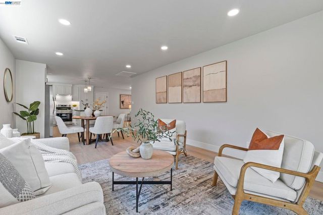 481 Swallow Ct, Livermore, CA 94551