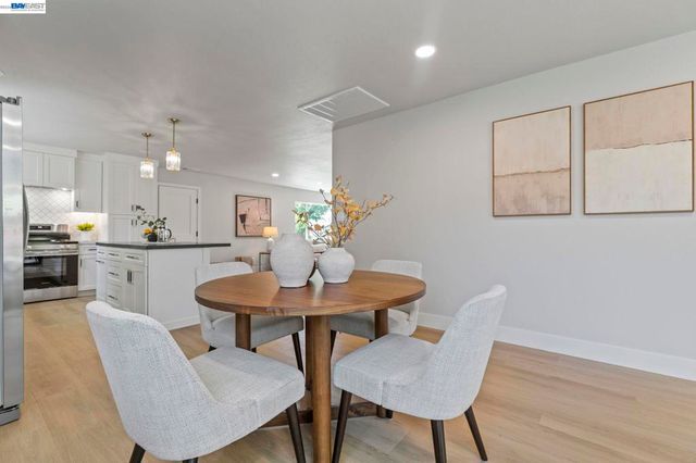 481 Swallow Ct, Livermore, CA 94551