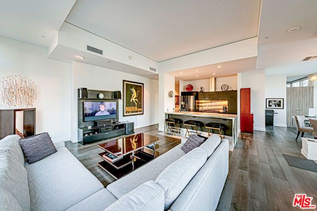 1155 S Grand Avenue 1317, Los Angeles, CA 90015