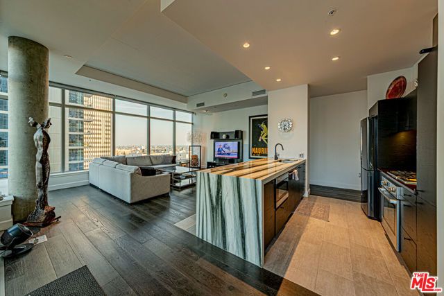 1155 S Grand Avenue 1317, Los Angeles, CA 90015