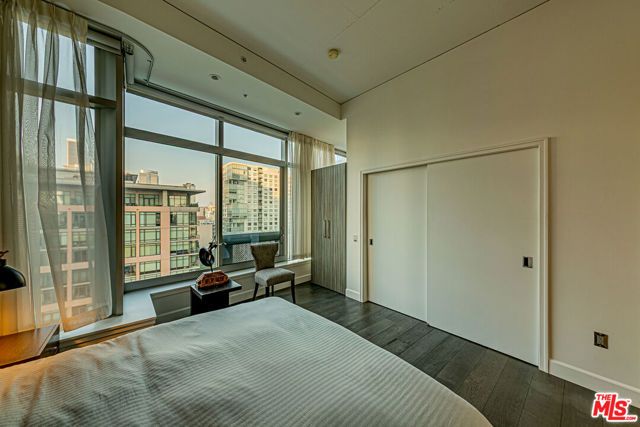 1155 S Grand Avenue 1317, Los Angeles, CA 90015