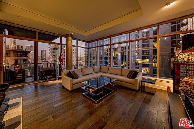 1155 S Grand Avenue 1317, Los Angeles, CA 90015