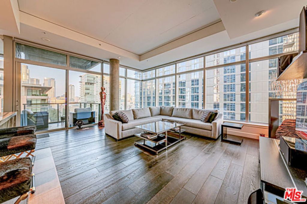 1155 S Grand Avenue 1317, Los Angeles, CA 90015