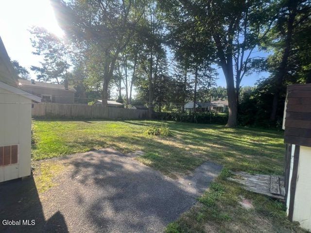 615 Sunny Lane, Ballston Spa, NY 12020