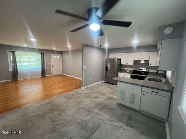 615 Sunny Lane, Ballston Spa, NY 12020