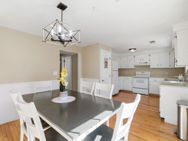 3 Arlington Street, Merrimack, NH 03054