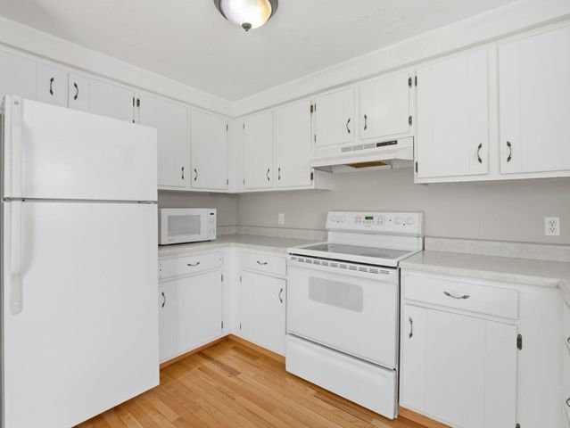 3 Arlington Street, Merrimack, NH 03054