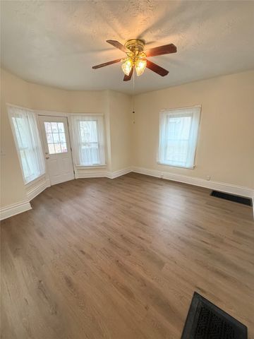 1162 13th Street, Des Moines, IA 50314