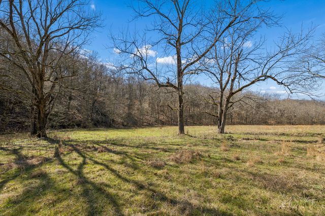 4 Enterprise Rd, Mount Pleasant, TN 38474