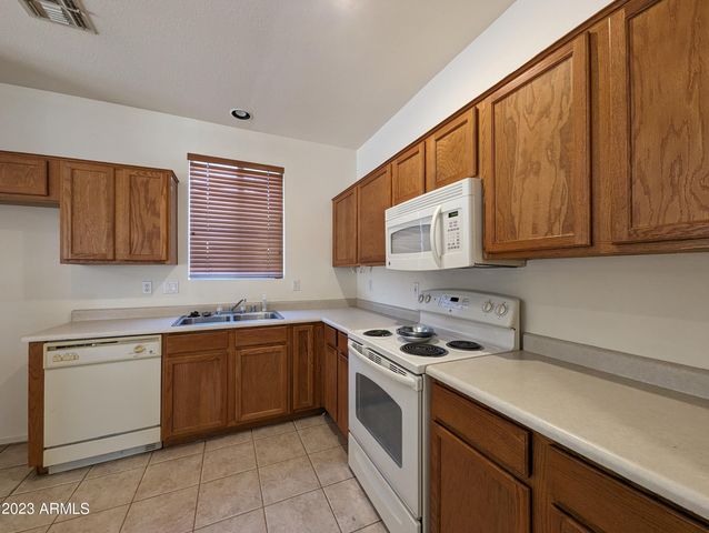 5794 W GOLDEN Lane, Glendale, AZ 85302