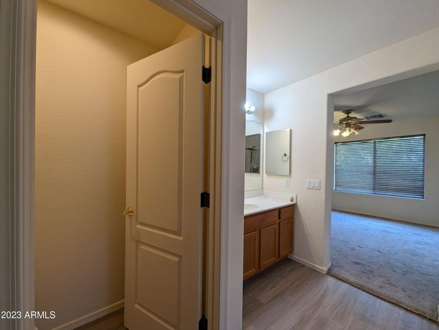 5794 W GOLDEN Lane, Glendale, AZ 85302