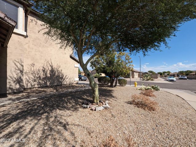 5794 W GOLDEN Lane, Glendale, AZ 85302