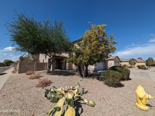 5794 W GOLDEN Lane, Glendale, AZ 85302