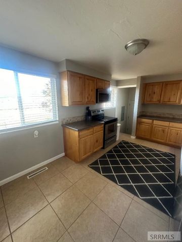 308 Monroe Street, Blackfoot, ID 83221