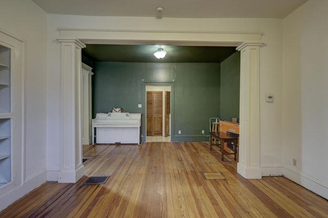 210 N Jefferson Street, Neosho, MO 64850