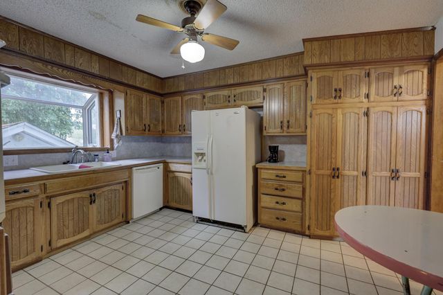 210 N Jefferson Street, Neosho, MO 64850