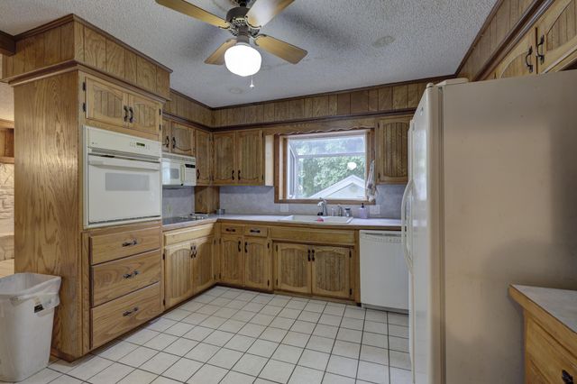 210 N Jefferson Street, Neosho, MO 64850