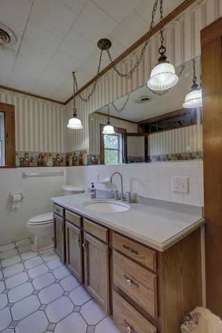 210 N Jefferson Street, Neosho, MO 64850