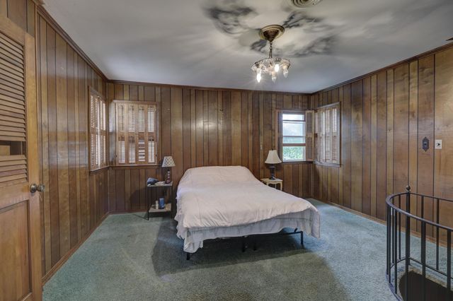 210 N Jefferson Street, Neosho, MO 64850