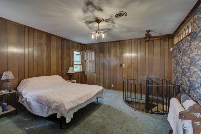 210 N Jefferson Street, Neosho, MO 64850