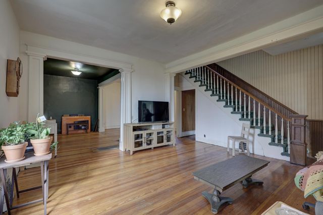 210 N Jefferson Street, Neosho, MO 64850