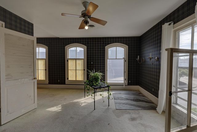 210 N Jefferson Street, Neosho, MO 64850