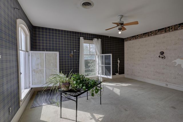 210 N Jefferson Street, Neosho, MO 64850