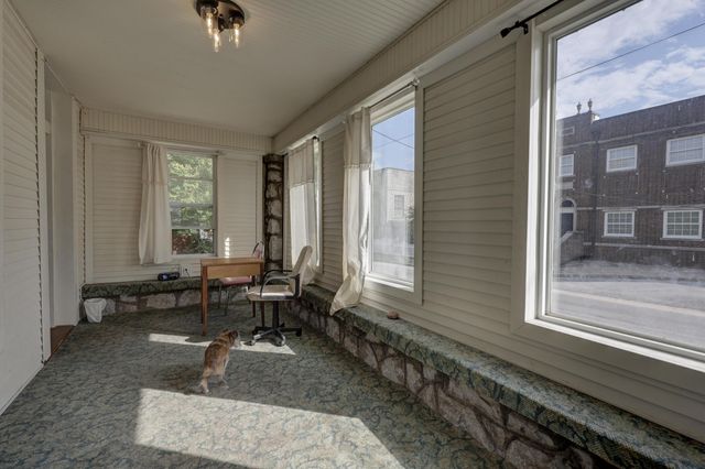 210 N Jefferson Street, Neosho, MO 64850