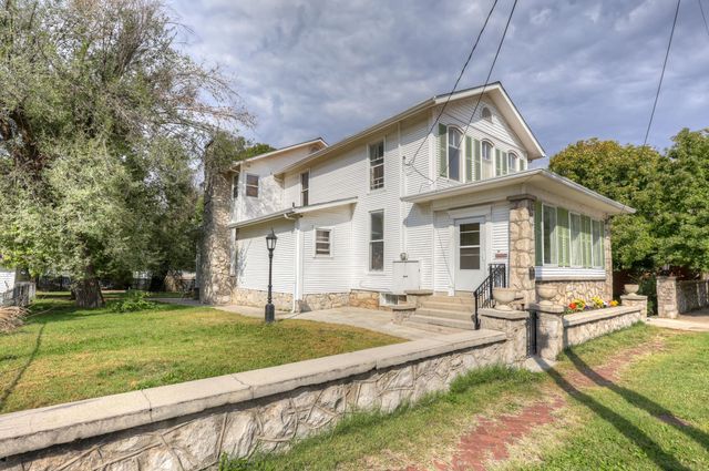 210 N Jefferson Street, Neosho, MO 64850