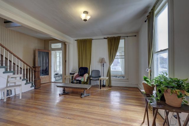 210 N Jefferson Street, Neosho, MO 64850