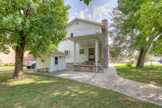 210 N Jefferson Street, Neosho, MO 64850