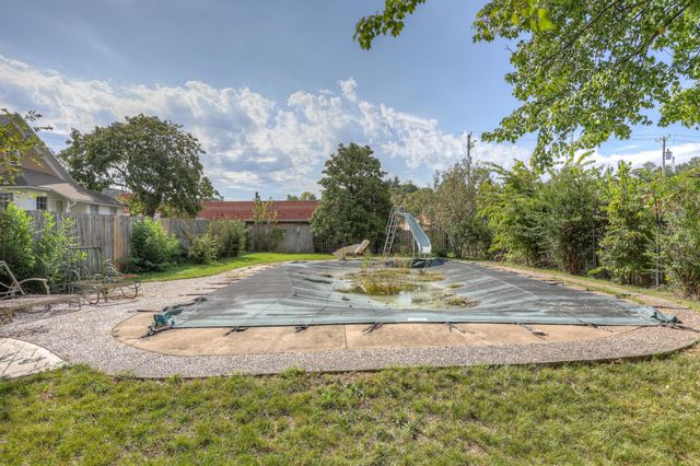 210 N Jefferson Street, Neosho, MO 64850