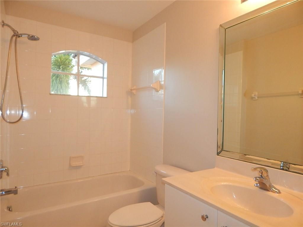 Image 16 of property listing at 1334 Weeping Willow CT, Cape Coral, FL 33909