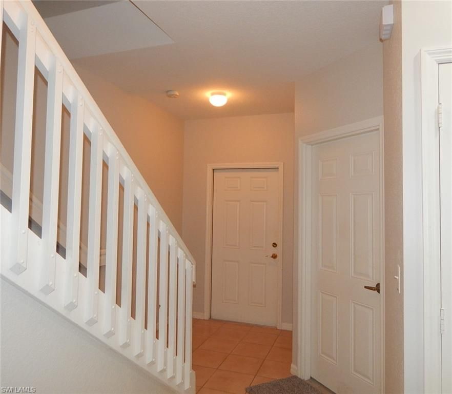 Image 4 of property listing at 1334 Weeping Willow CT, Cape Coral, FL 33909