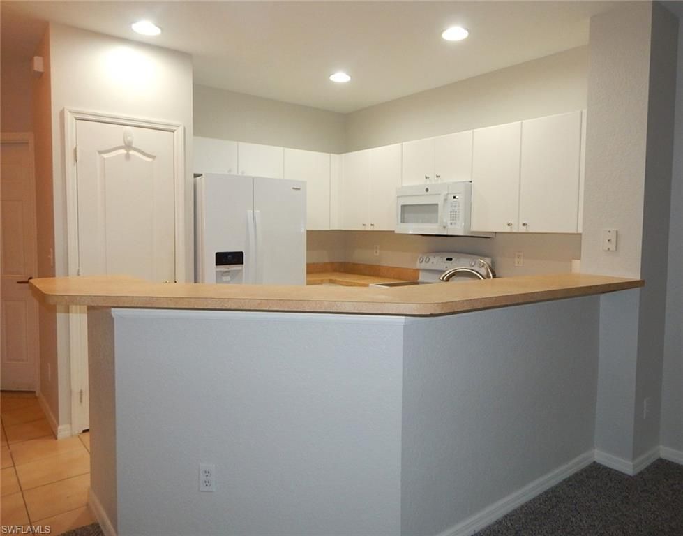 Image 5 of property listing at 1334 Weeping Willow CT, Cape Coral, FL 33909