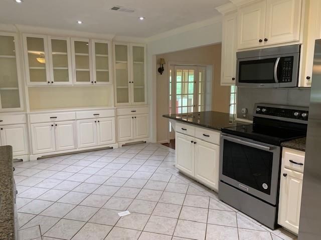 15025 Stagecoach Rd, Stagecoach, TX 77355