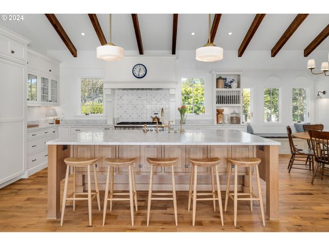 7130 Sw MONTGOMERY Way, Wilsonville, OR 97070