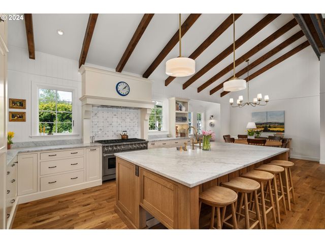 7130 Sw MONTGOMERY Way, Wilsonville, OR 97070