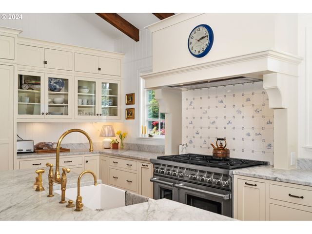 7130 Sw MONTGOMERY Way, Wilsonville, OR 97070